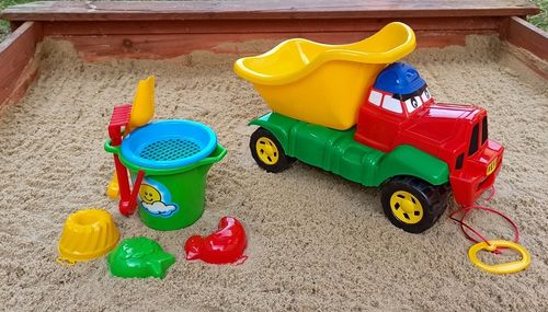 Samochód wywrotka Reks z zestawem do piasku, ciężarówka Reks z zestawem na Arena.pl