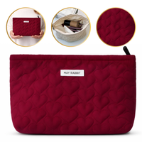 kosmetyczka jednokomorowa pikowana serca bordowa 25 x 5 x18 cm ks120bor