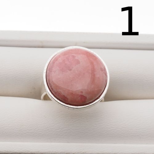 Pierścionek regulowany z okrągłym Rodochrozytem w srebrze młotkowanym 2 na Arena.pl