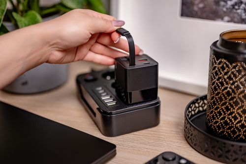 Ładowarka sieciowa Newell GaN 65 W LCD - EU na Arena.pl