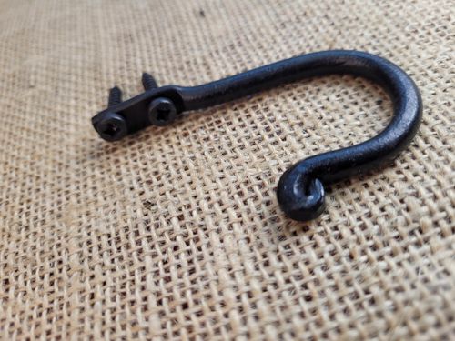 Wieszak na ubrania kuty seria Pchełka z wkrętami 25 mm na Arena.pl