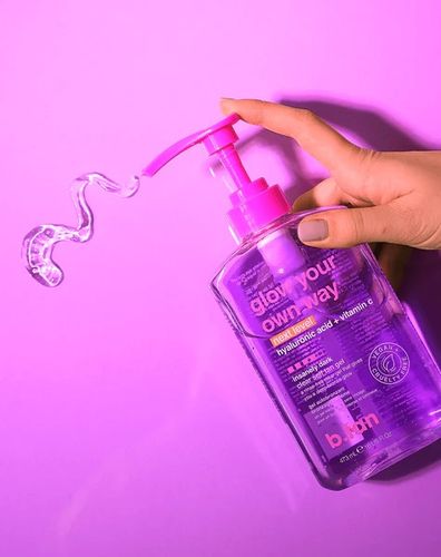 b.tan Glow Your Own Way Next Level Przezroczysty żel samoopalający 437ml na Arena.pl