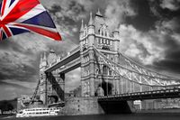 FOTOTAPETA CZARNO-BIAŁA WIELKA BRYTANIA MOST FLAGA