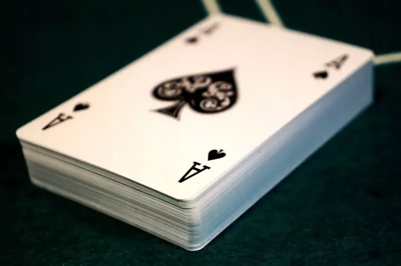 2 x KARTY DO GRY 100% PLASTIK POKER BRYDŻ + ETUI zdjęcie 7