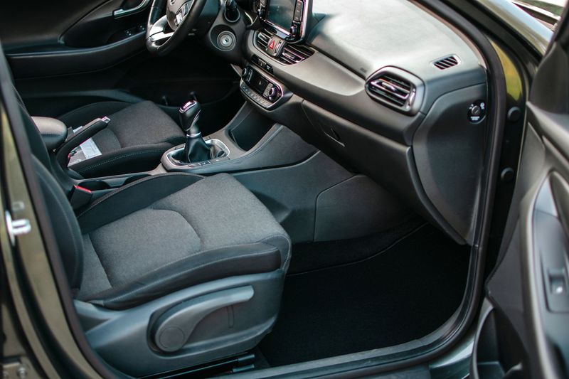 Dywaniki welurowe BASIC czarne Mazda CX-3 2015- crossover zdjęcie 10