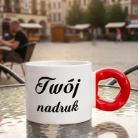 Kubek donut z nadrukiem - biały z czerwonym uszkiem 280 ml