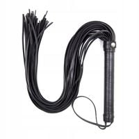 Skórzany pejcz, erotyczne zabawy BDSM. Mocny