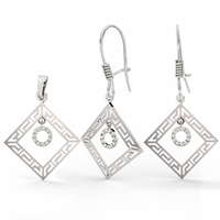 SREBRNY KOMPLET AŻUROWY W KSZTAŁCIE ROMBU Z WZÓREM GRECKIM I CYRKONIAMI SREBRO PRÓBY 925