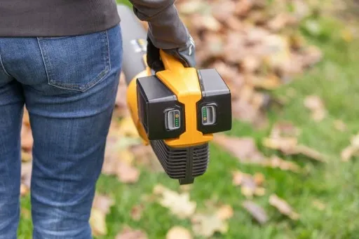 STIGA BL 300E DMUCHAWA AKUMULATOROWA ZESTAW 2X 4 AH 500 W 43 M/S 3 KG zdjęcie 5