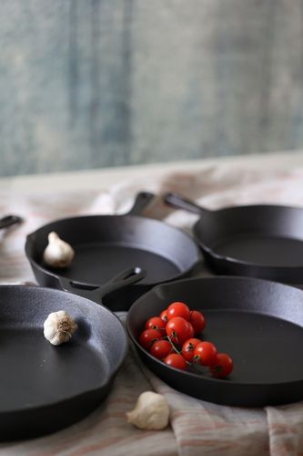 PATELNIA ŻELIWNA DUŻA 31cm INDUKCJA OGNISKO GRILL GAZ TALERZ ŻELIWNY na Arena.pl